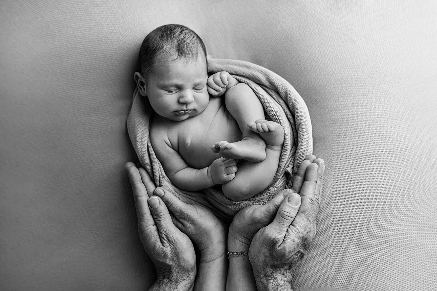Photographe nouveau-né Cindy Fernandez Photographe à Peypin à 10 minutes d'Aubagne